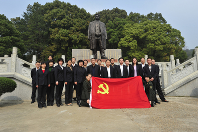 南昌開(kāi)展&ldquo;清明祭掃，緬懷先烈&rdquo;主題活動(dòng)